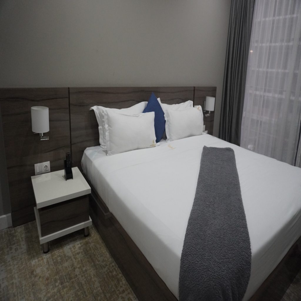 Polana Plaza Hotel room